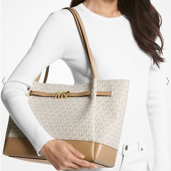 MICHAEL KORS SIGNATURE TOTE LAPTOP COLOR BLOCK AND WALLET SET - Picture 6 of 12